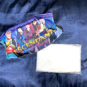 6/$20 New Kid’s Descendants face mask